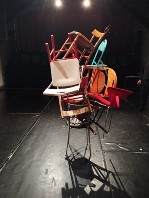 Sedie Fenditure studio teatrale Sedie Fenditure studio teatrale