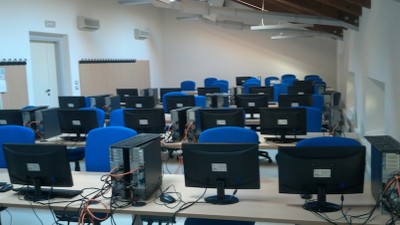 aula_35_posti_1.jpg aula_35_posti_1.jpg